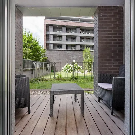Nadwislanska 11 With Garden Appartamento Cracovia