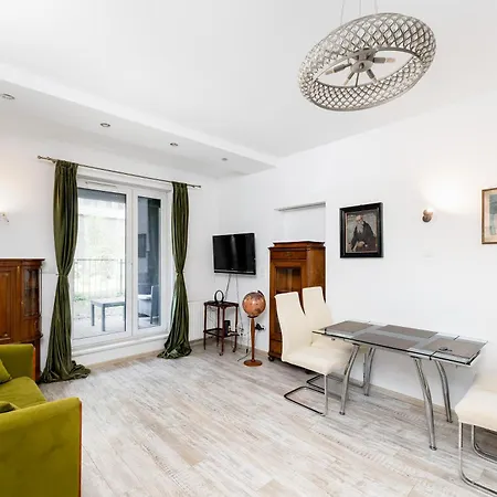 Nadwislanska 11 With Garden Apartment