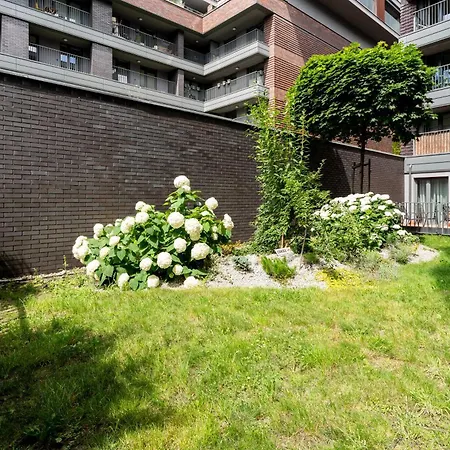 Nadwislanska 11 With Garden דירה קרקוב